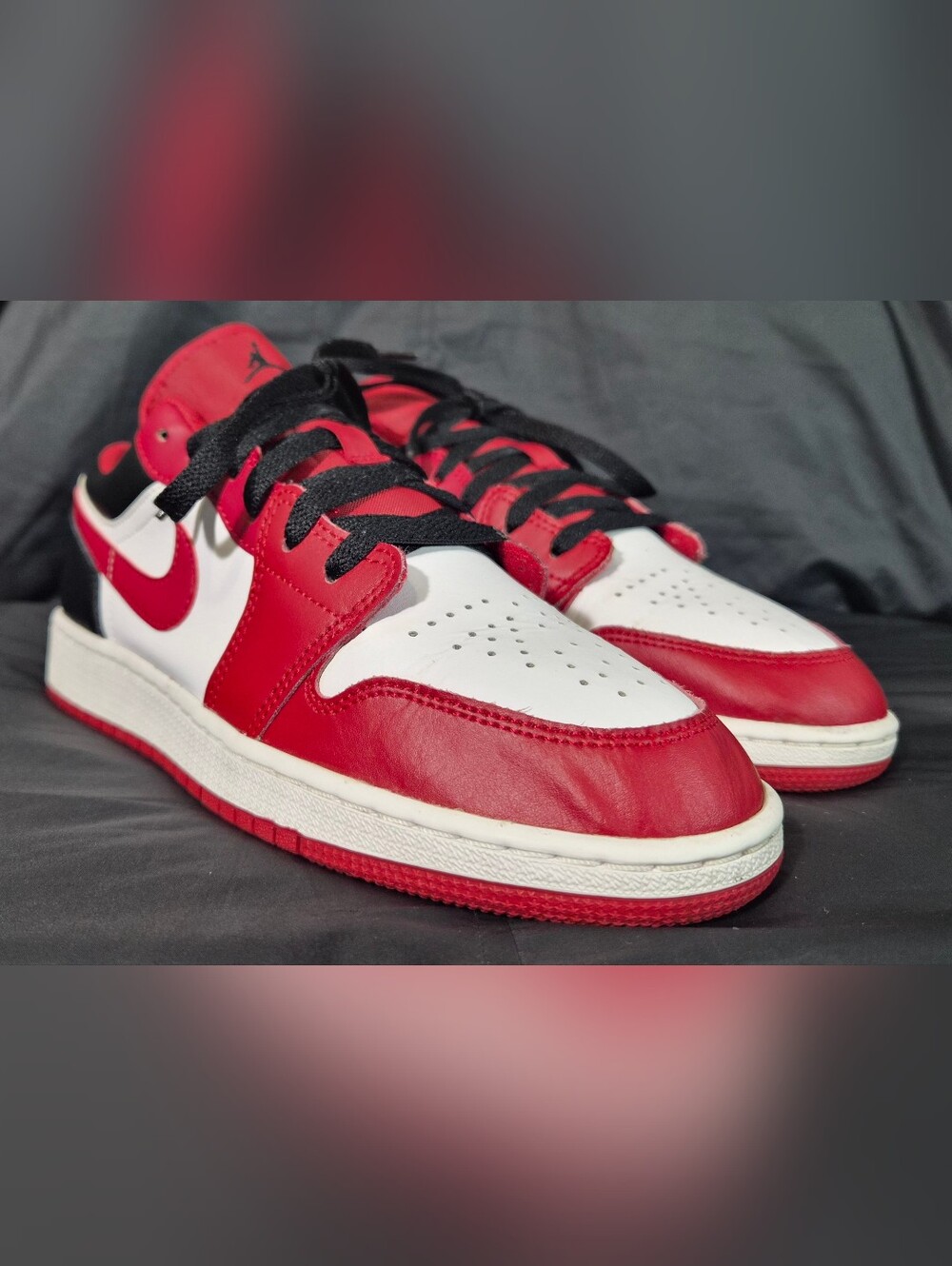 Girls (GS) Air Jordan Jordan 1 Low "Reverse Black Toe" (553560-163) Sz. 7Y